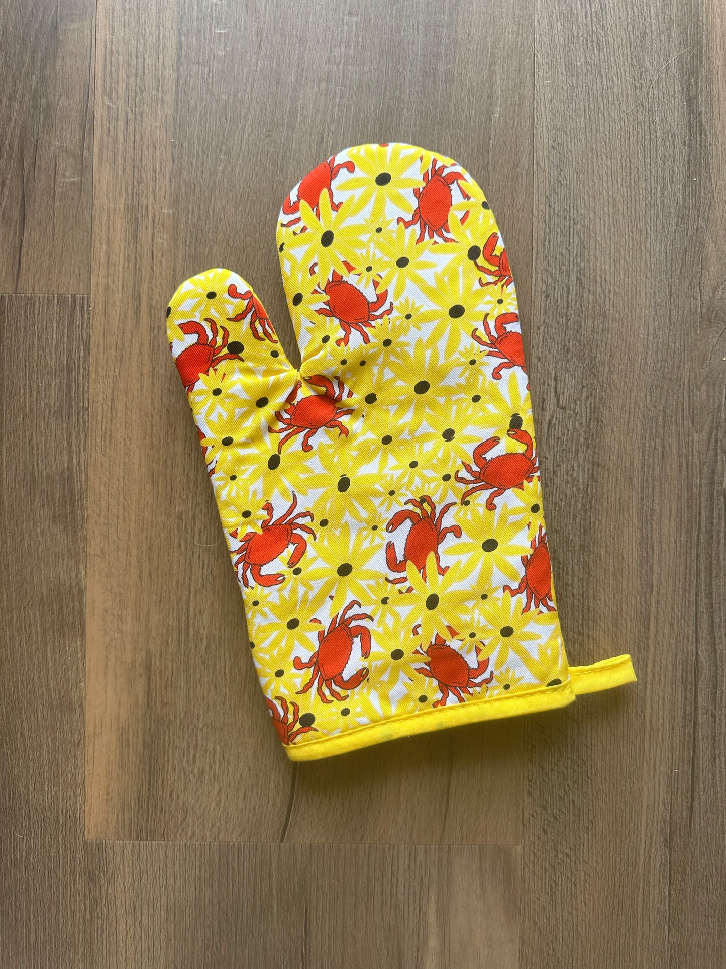 Crabs and Susans Oven Mitt